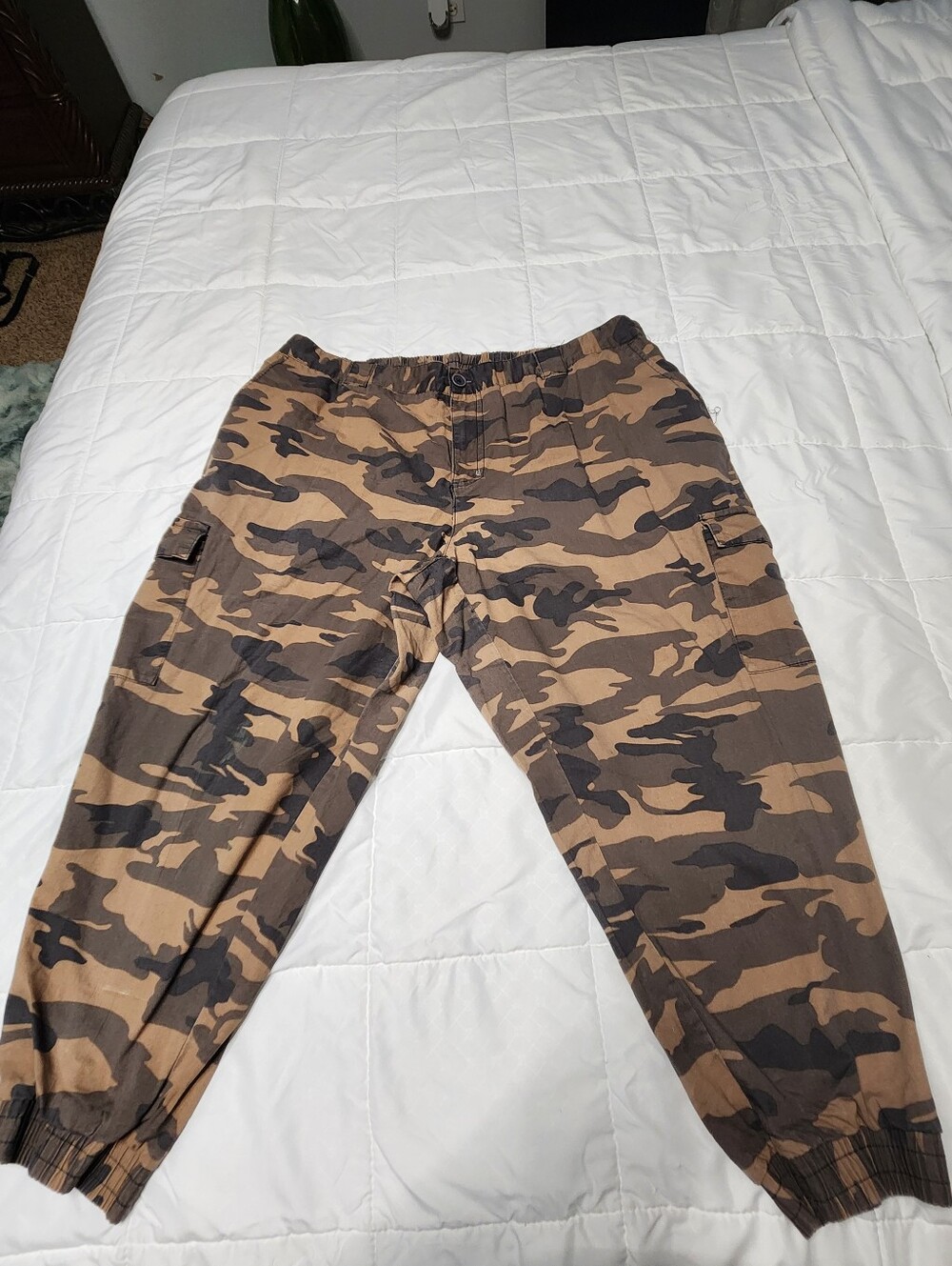 New Look, Women's Tan & Brown Camo Cargo Jogger Pants -